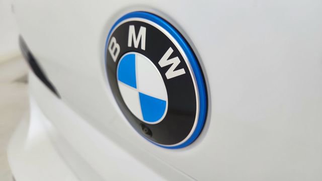 Used 2023 BMW i7 xDrive60 w/ Executive Package 2 image 16