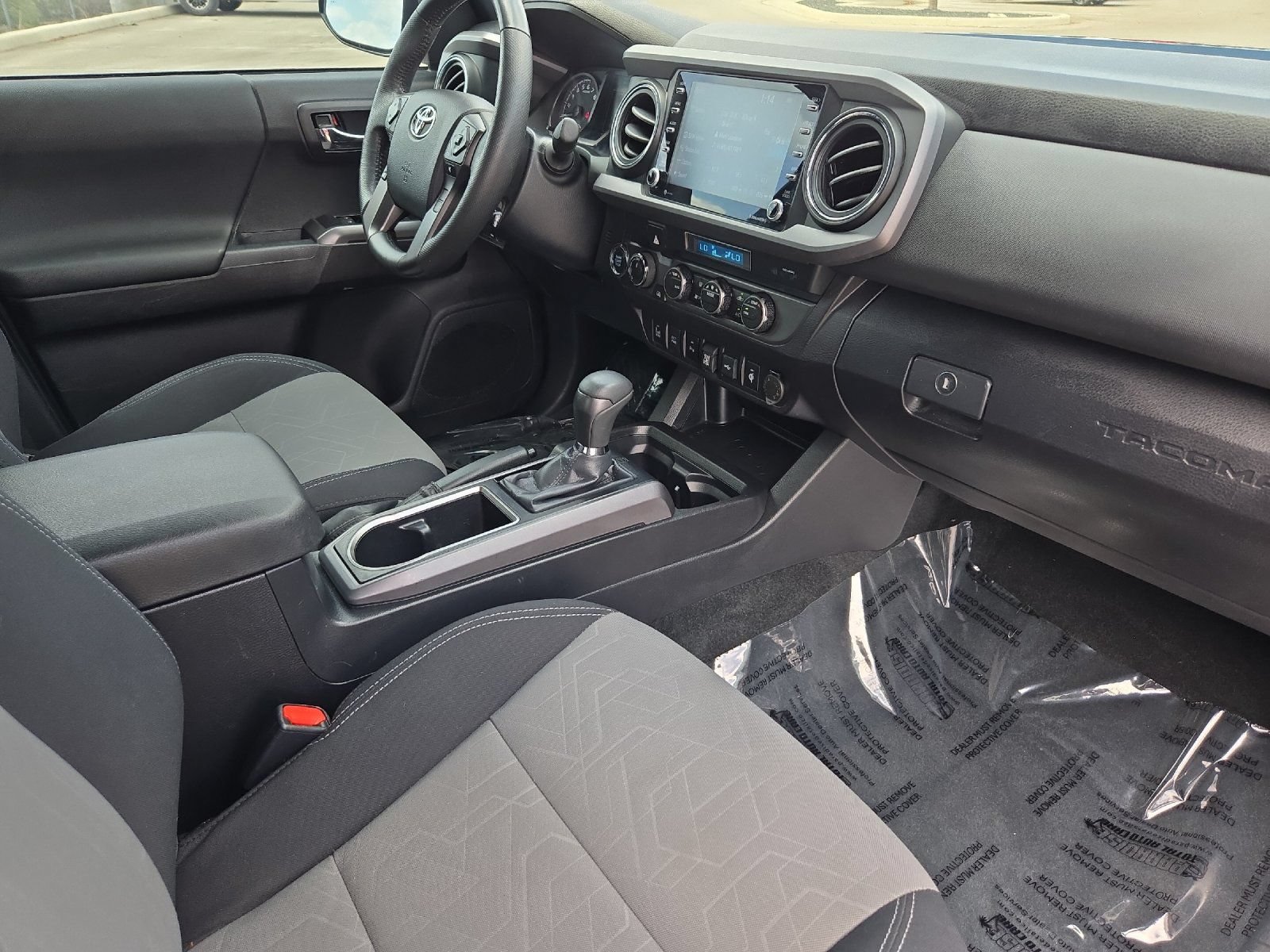 Used 2023 Toyota Tacoma TRD Off-Road w/ Technology Package AWD/4WD image 14
