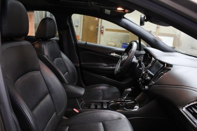 Used 2017 Chevrolet Cruze Premier w/ Premier True North Edition FWD image 12