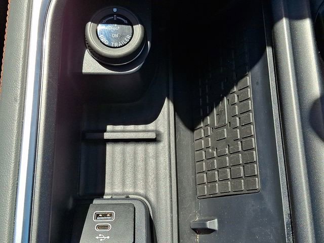 Used 2025 Ford Expedition Active image 26