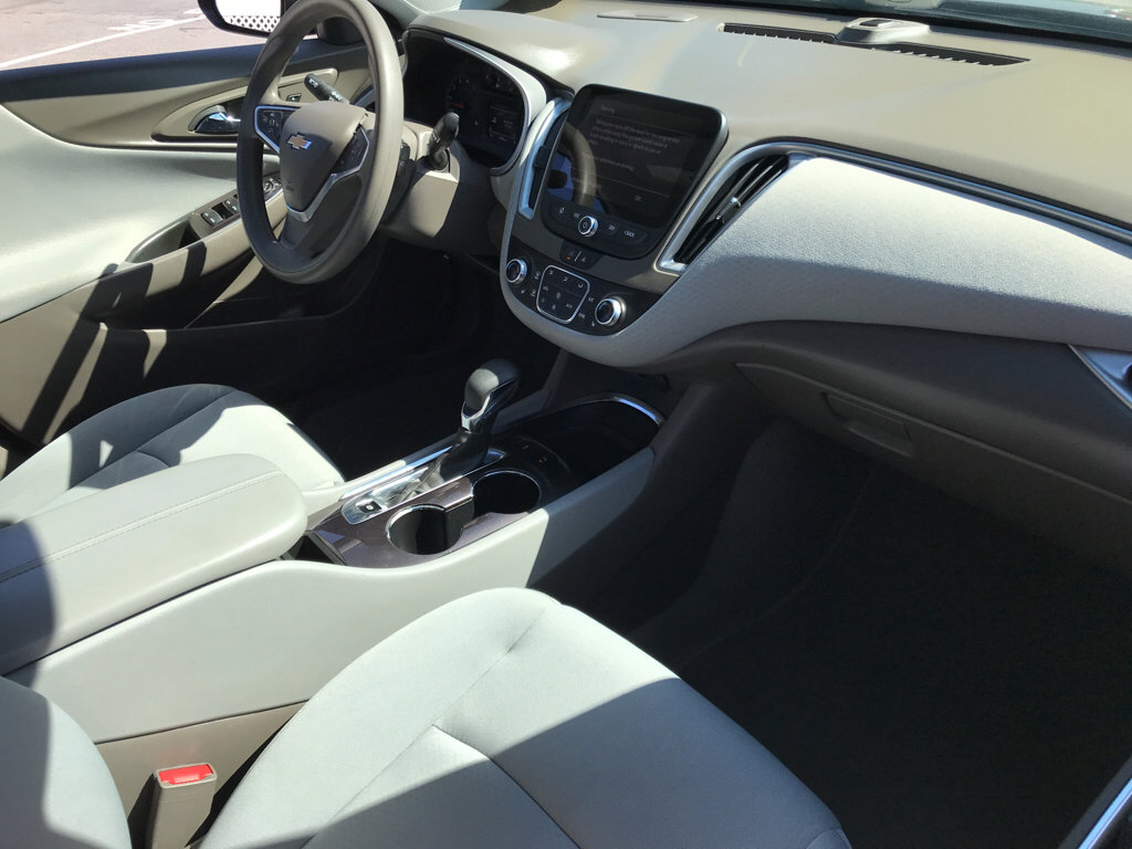 Used 2022 Chevrolet Malibu LT FWD image 11