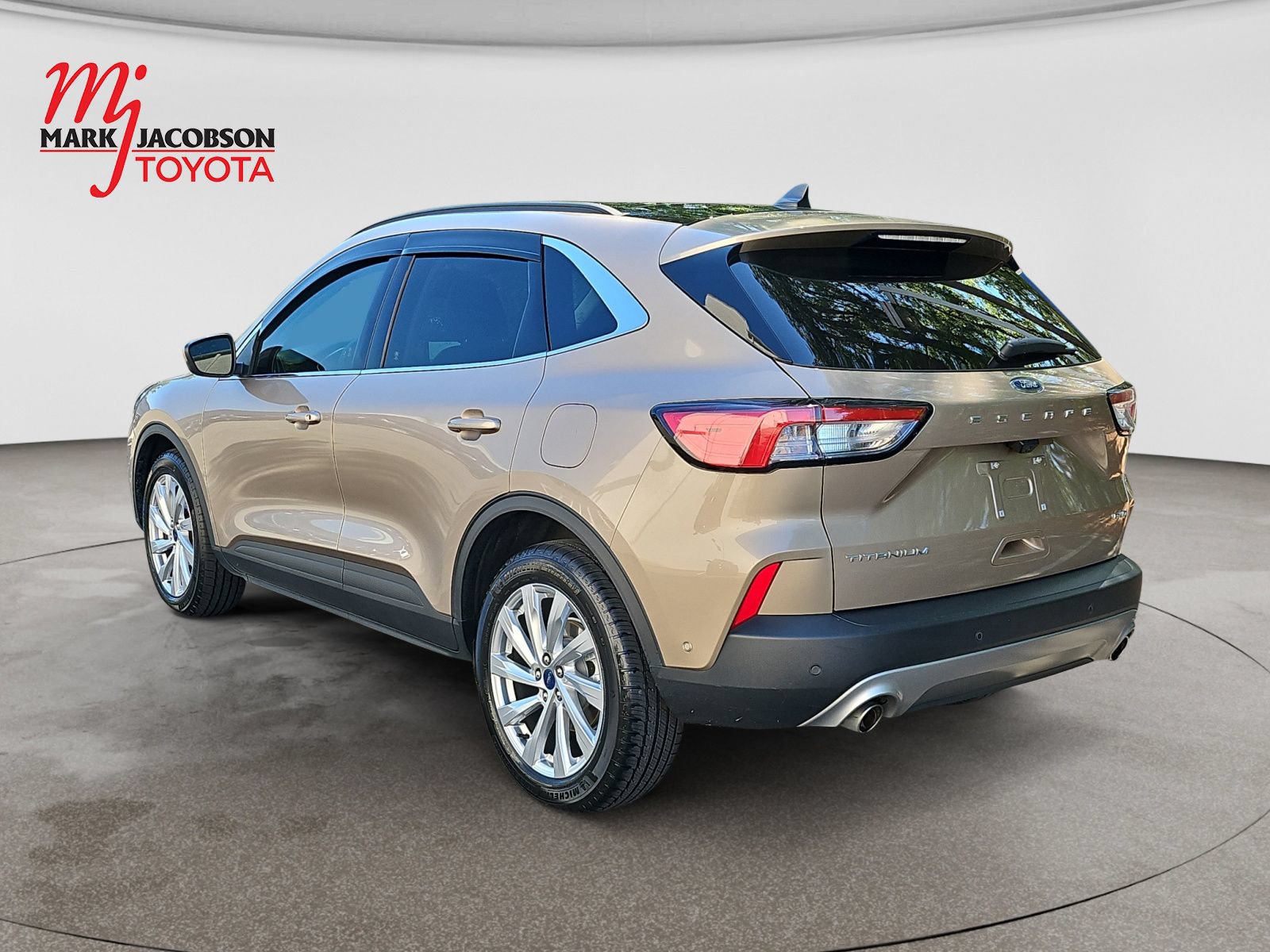 Used 2021 Ford Escape Titanium w/ Titanium Elite Package AWD/4WD image 14