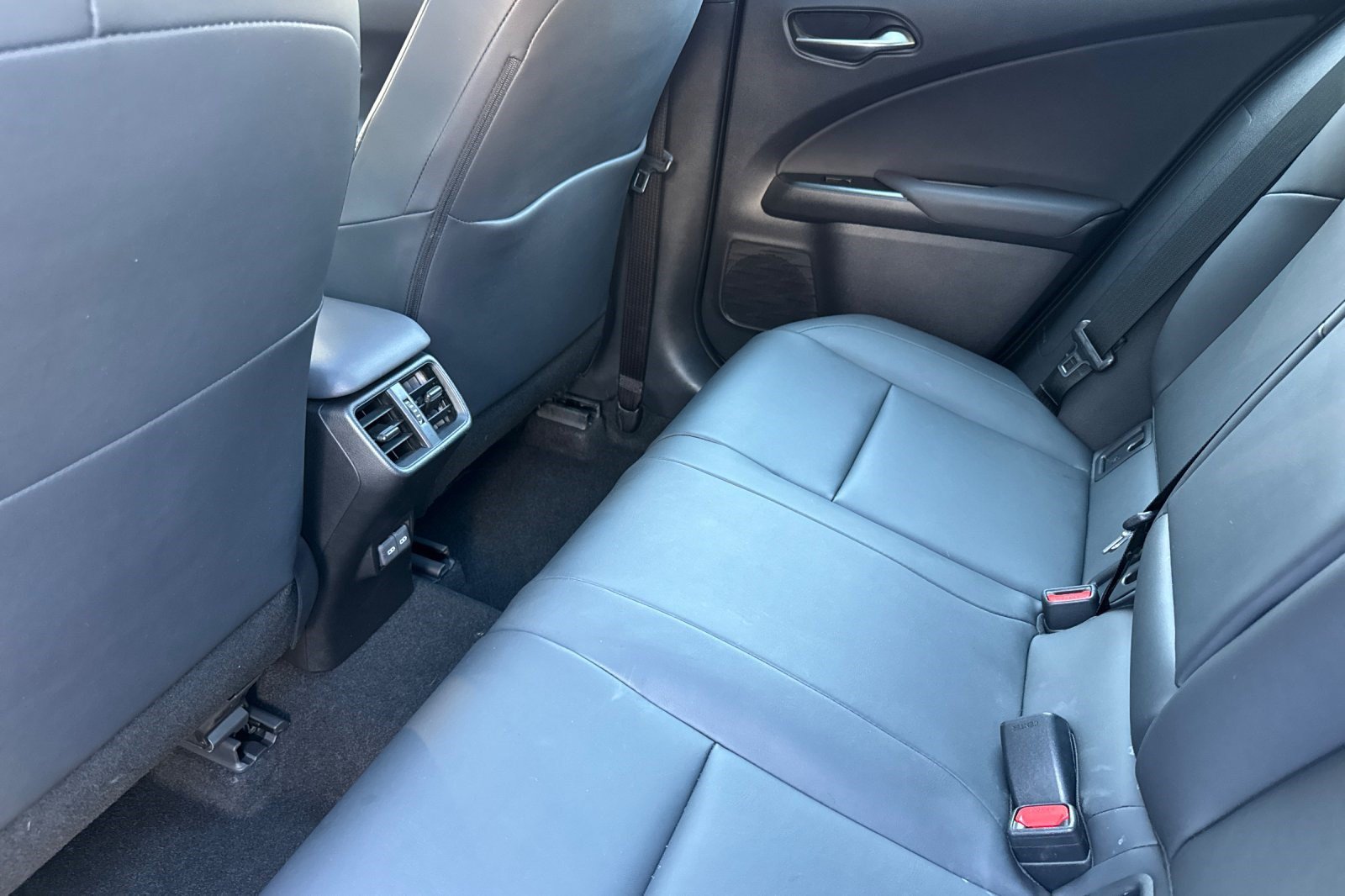 Certified 2025 Lexus UX 300h FWD w/ Accessory Package (Z2) image 15