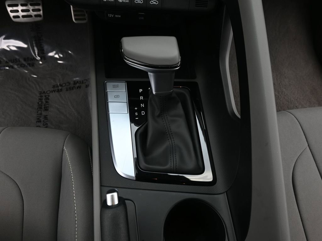 Certified 2025 Hyundai Elantra Sport image 25