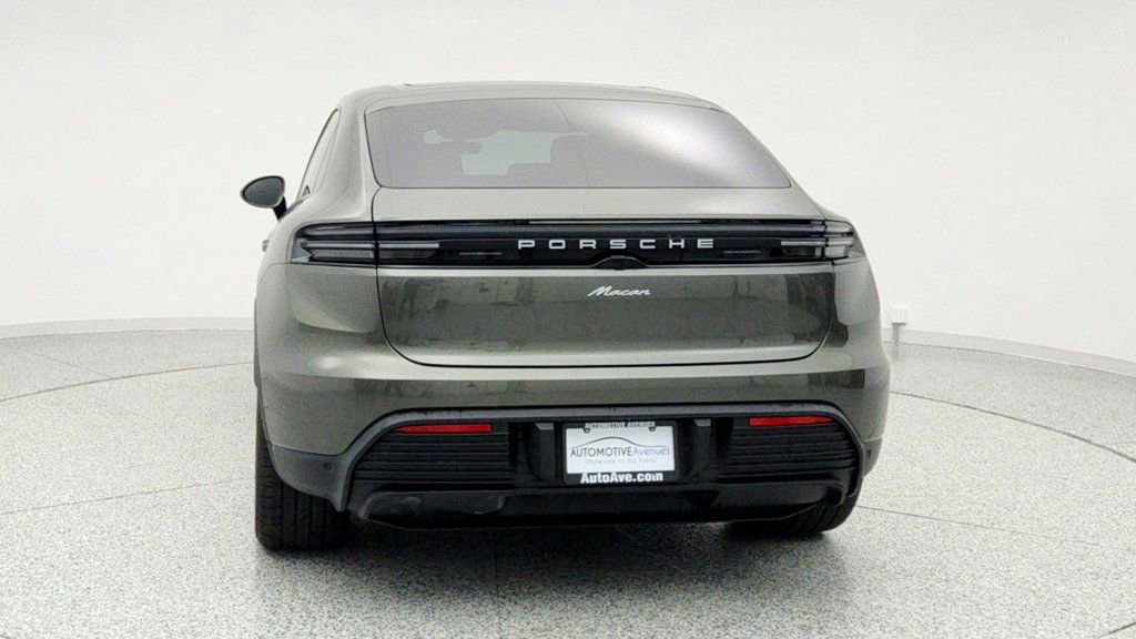 Used 2025 Porsche Macan Electric w/ Premium Package image 6