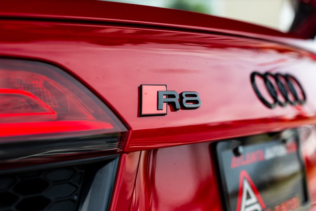 Used 2017 Audi R8 V10 w/ Carbon Exterior Package AWD/4WD image 17