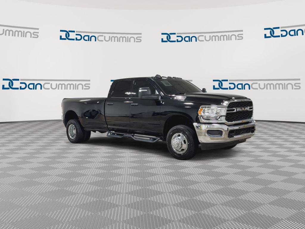 Used 2024 RAM 3500 Tradesman w/ Chrome Appearance Group AWD/4WD image 3