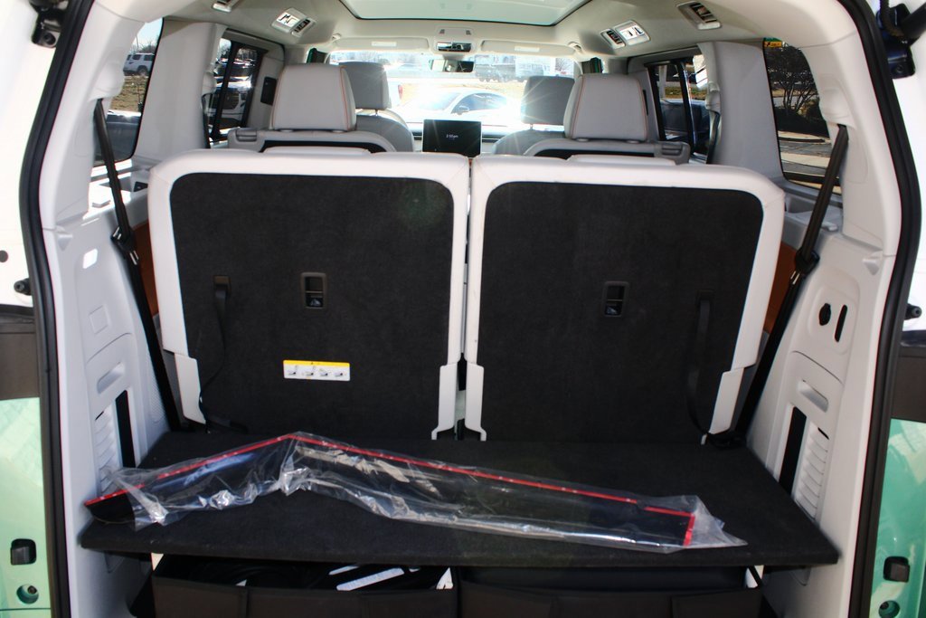 Used 2025 Volkswagen ID. Buzz 1st Edition image 11