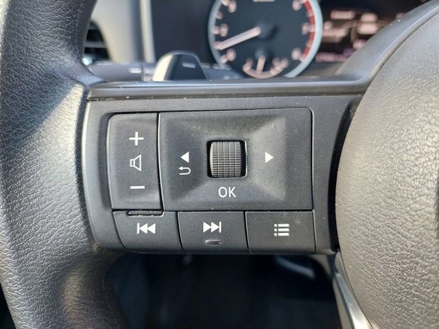 Used 2024 Nissan Rogue SV image 23