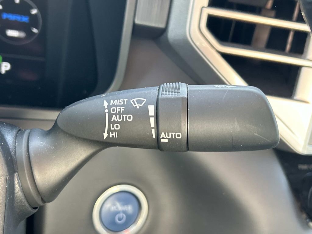 Used 2024 Toyota Tundra Platinum AWD/4WD image 32
