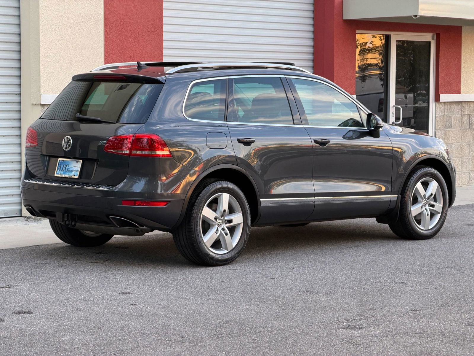 Used 2012 Volkswagen Touareg Sport AWD/4WD image 5