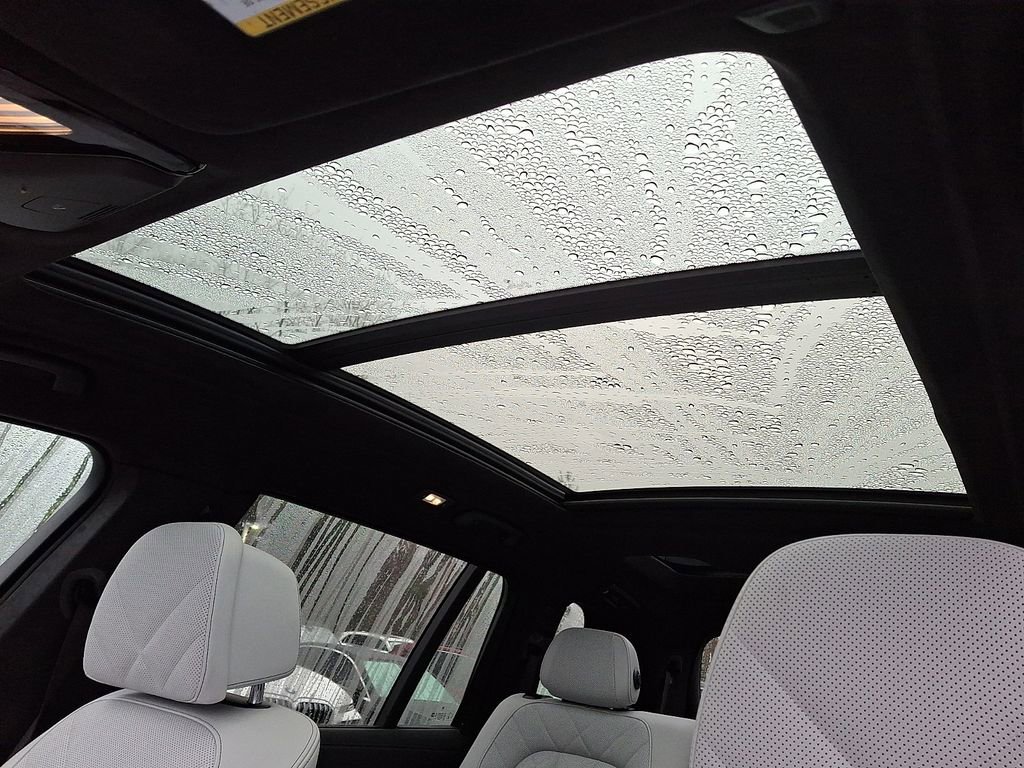 Certified 2024 BMW X7 xDrive40i w/ M Sport Package image 13