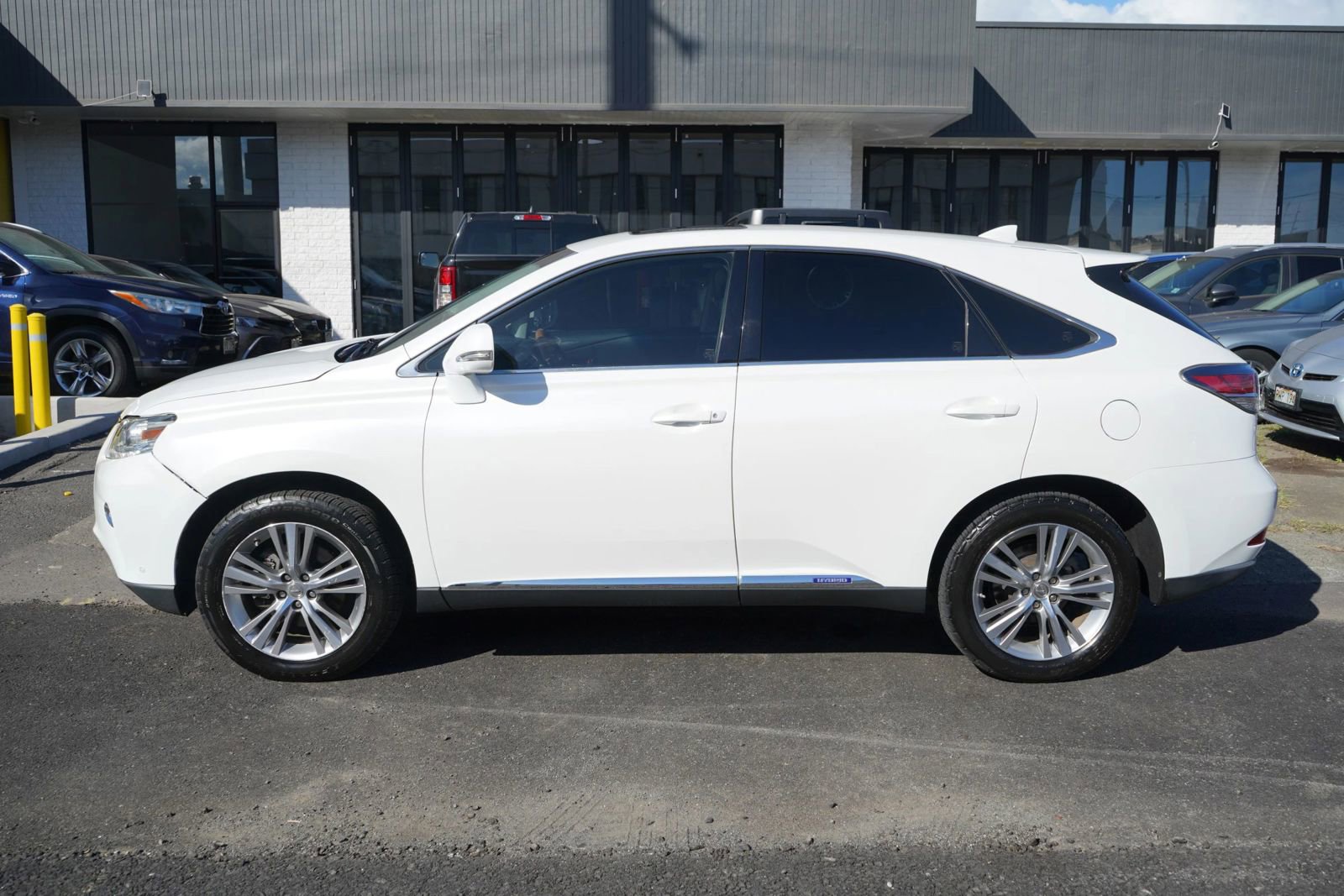 Used 2015 Lexus RX 450h FWD image 2