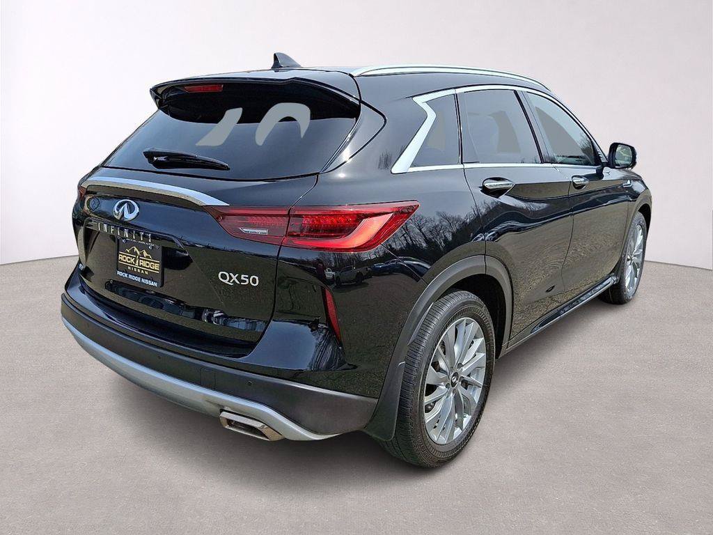 Used 2023 INFINITI QX50 Luxe AWD/4WD image 9