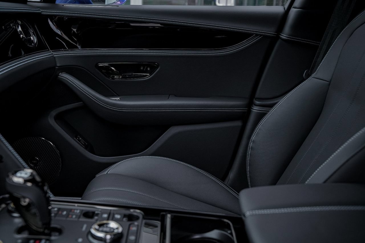 New 2025 Bentley Flying Spur Plug-In Hybrid AWD/4WD image 21