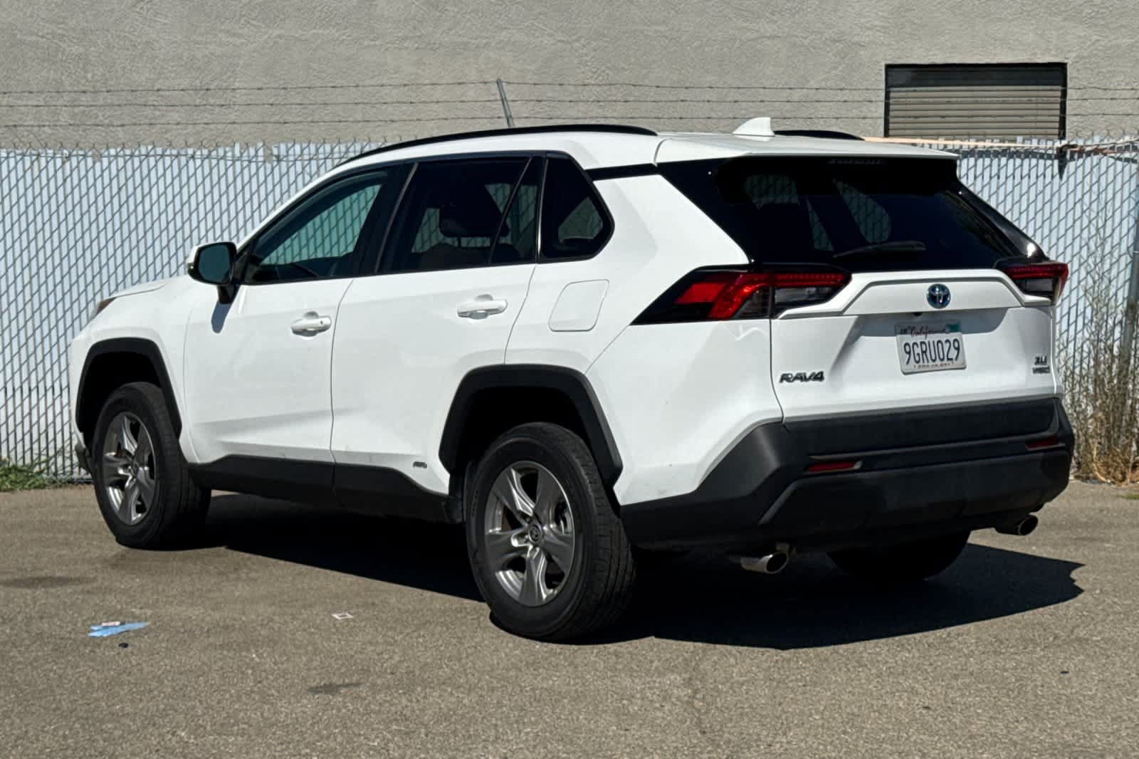 Used 2023 Toyota RAV4 XLE w/ Convenience Package AWD/4WD image 5