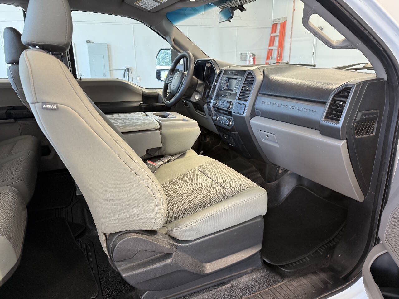 Used 2018 Ford F250 XL w/ Power Equipment Group AWD/4WD image 18