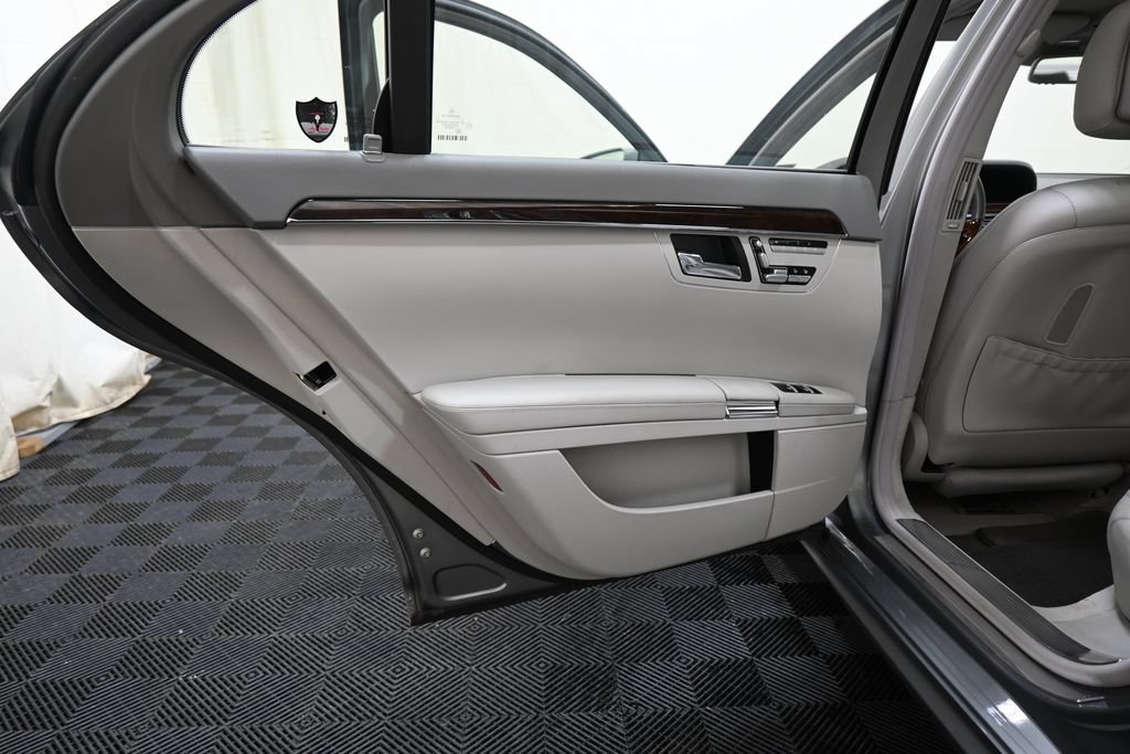 Used 2010 Mercedes-Benz S 550 4MATIC image 21