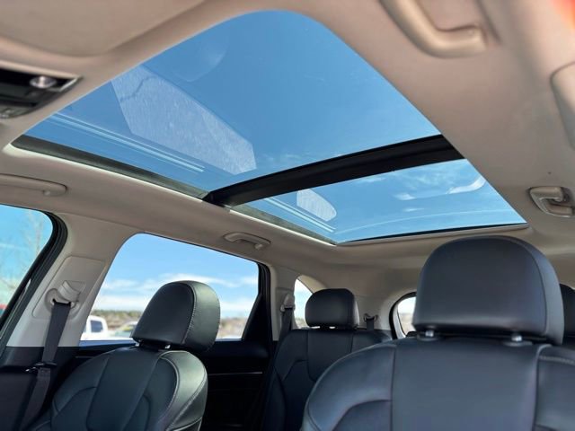 Used 2022 Kia Sorento SX image 31