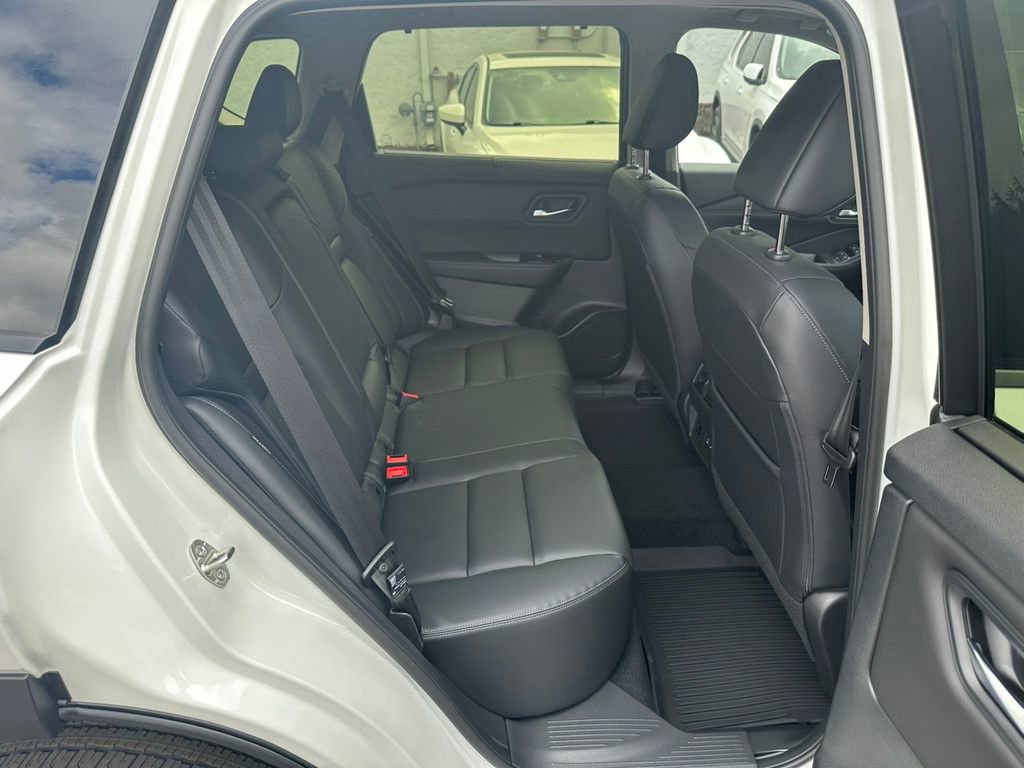 New 2025 Nissan Rogue SL w/ Tech Package image 26