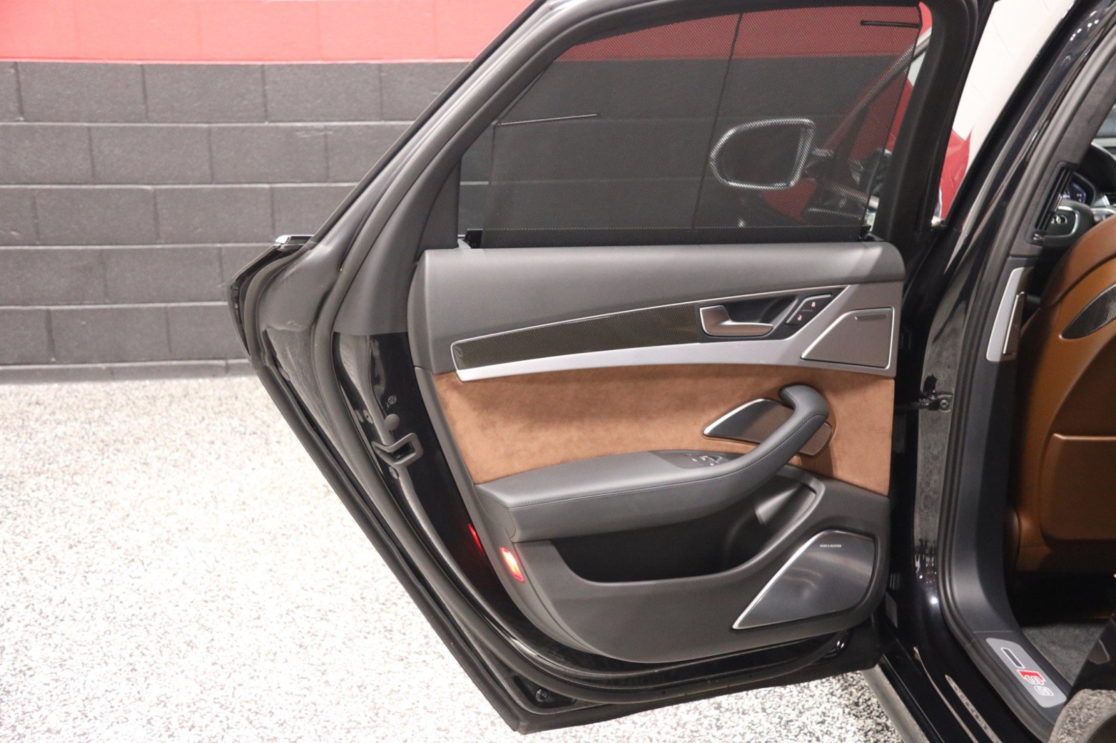 Used 2014 Audi S8 AWD/4WD image 37