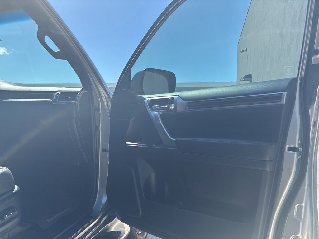 Used 2023 Lexus GX 460 Premium image 9
