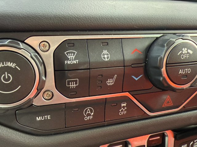 Used 2026 Jeep Wrangler Unlimited Sahara AWD/4WD image 21