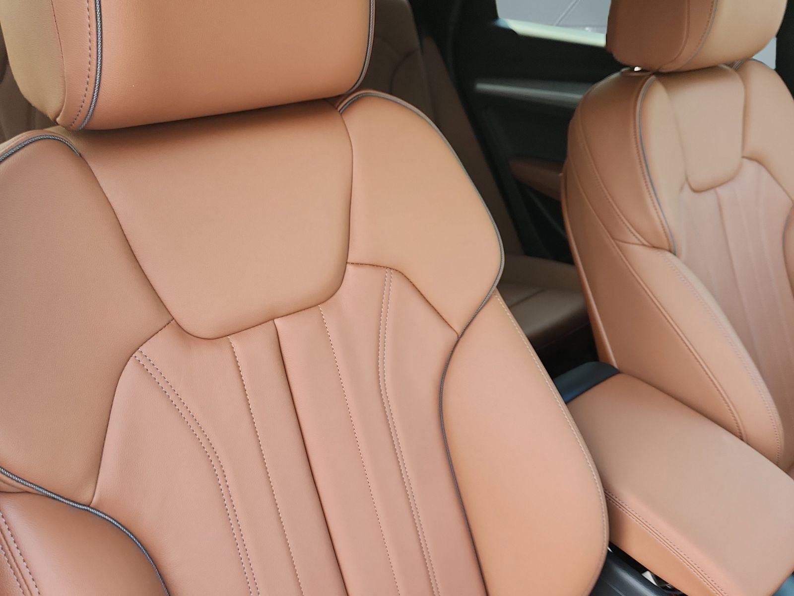 Certified 2025 Audi Q5 2.0T Premium w/ Convenience Plus Package image 18