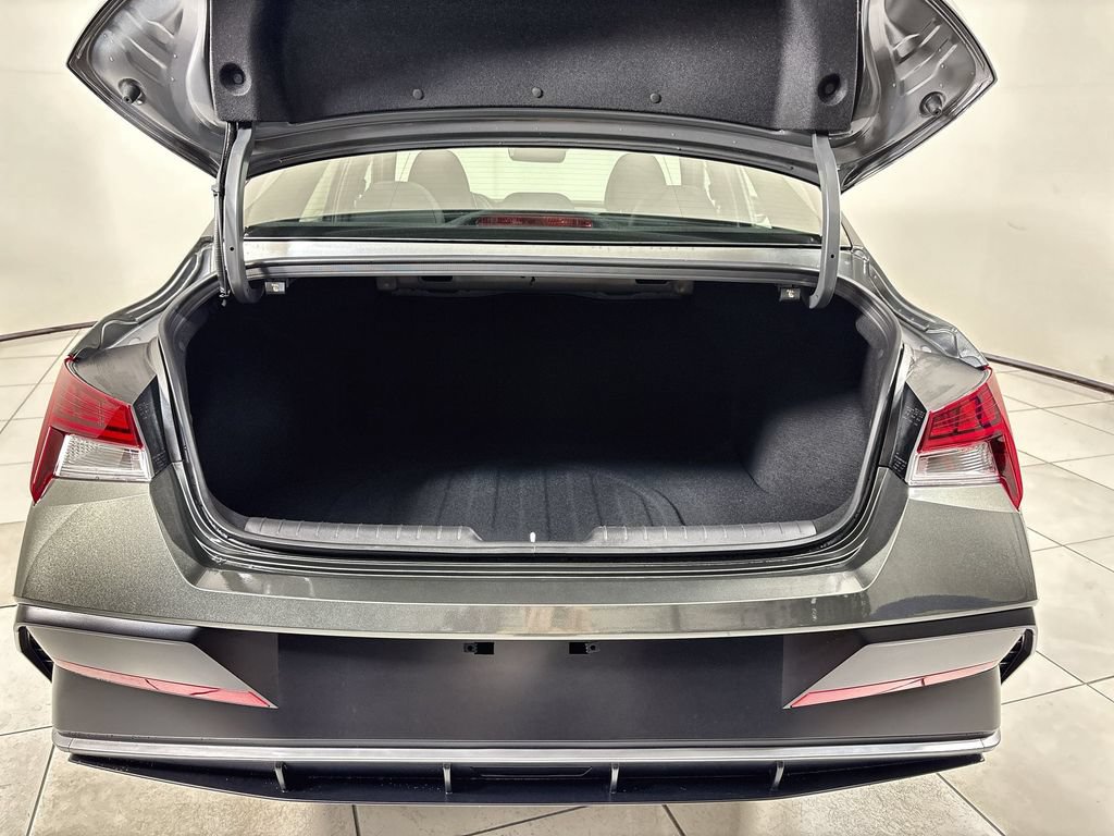 New 2026 Hyundai Elantra SEL Sport Premium FWD image 19