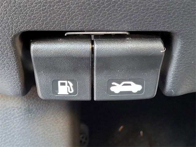 Used 2022 Nissan Rogue Sport SV image 17