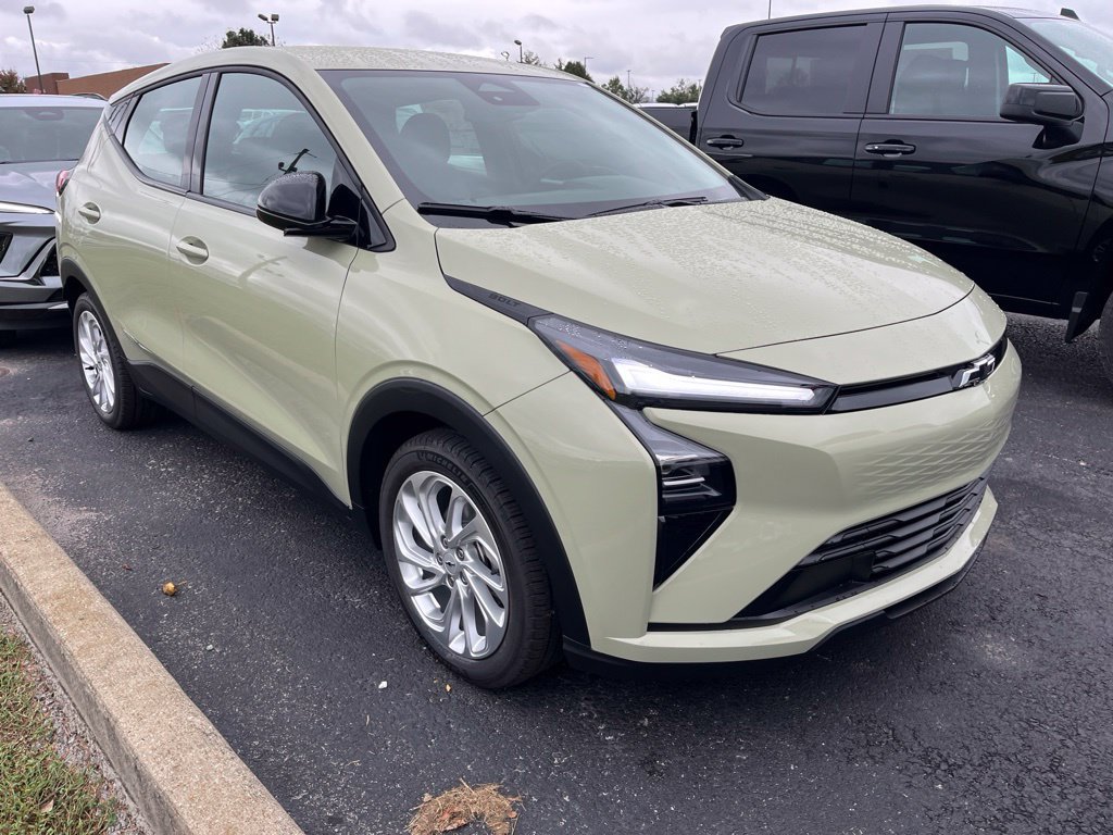 New 2027 Chevrolet Bolt LT w/ Comfort Package FWD image 2
