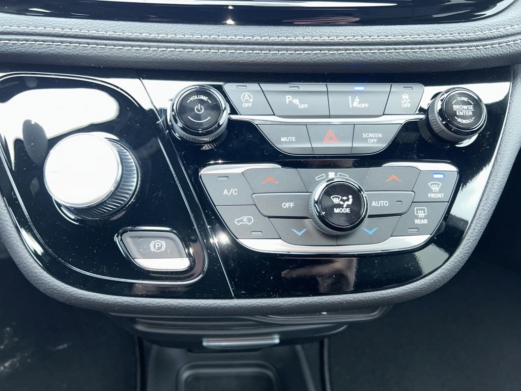 New 2026 Chrysler Pacifica Select image 36