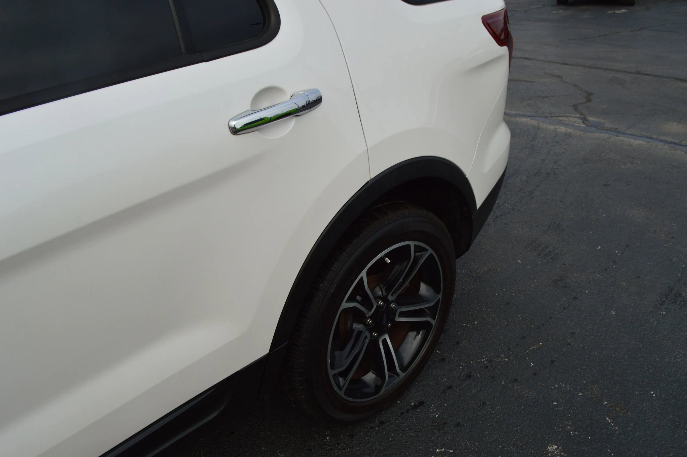 Used 2013 Ford Explorer Sport AWD/4WD image 4