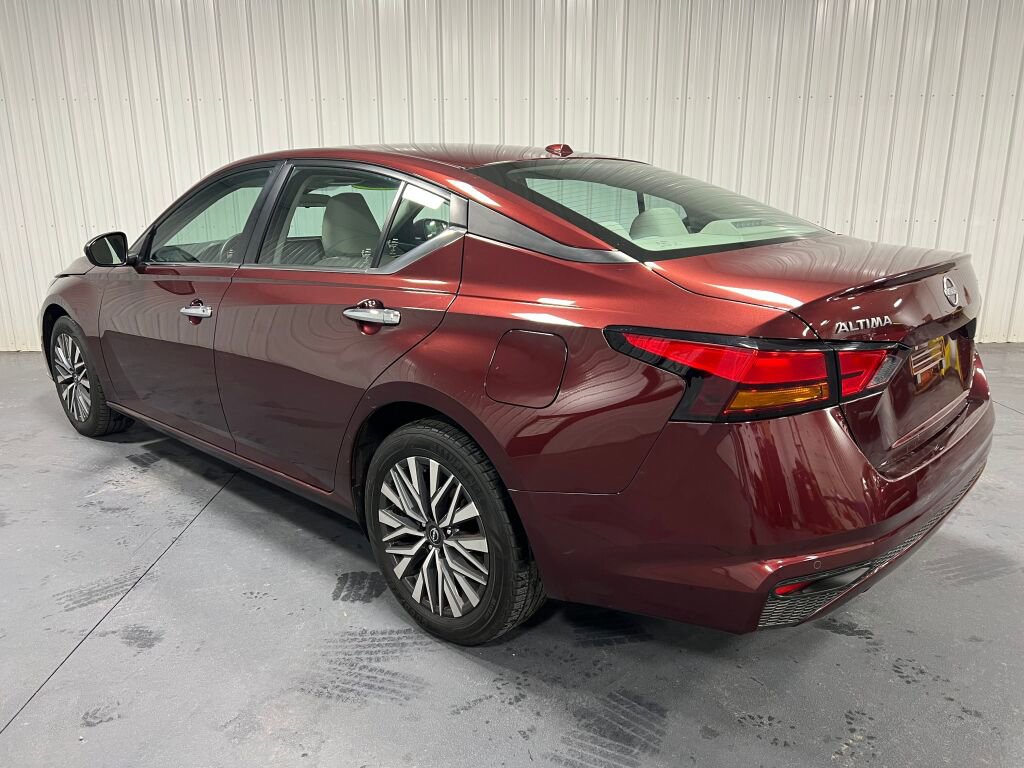 Used 2023 Nissan Altima 2.5 SV image 13