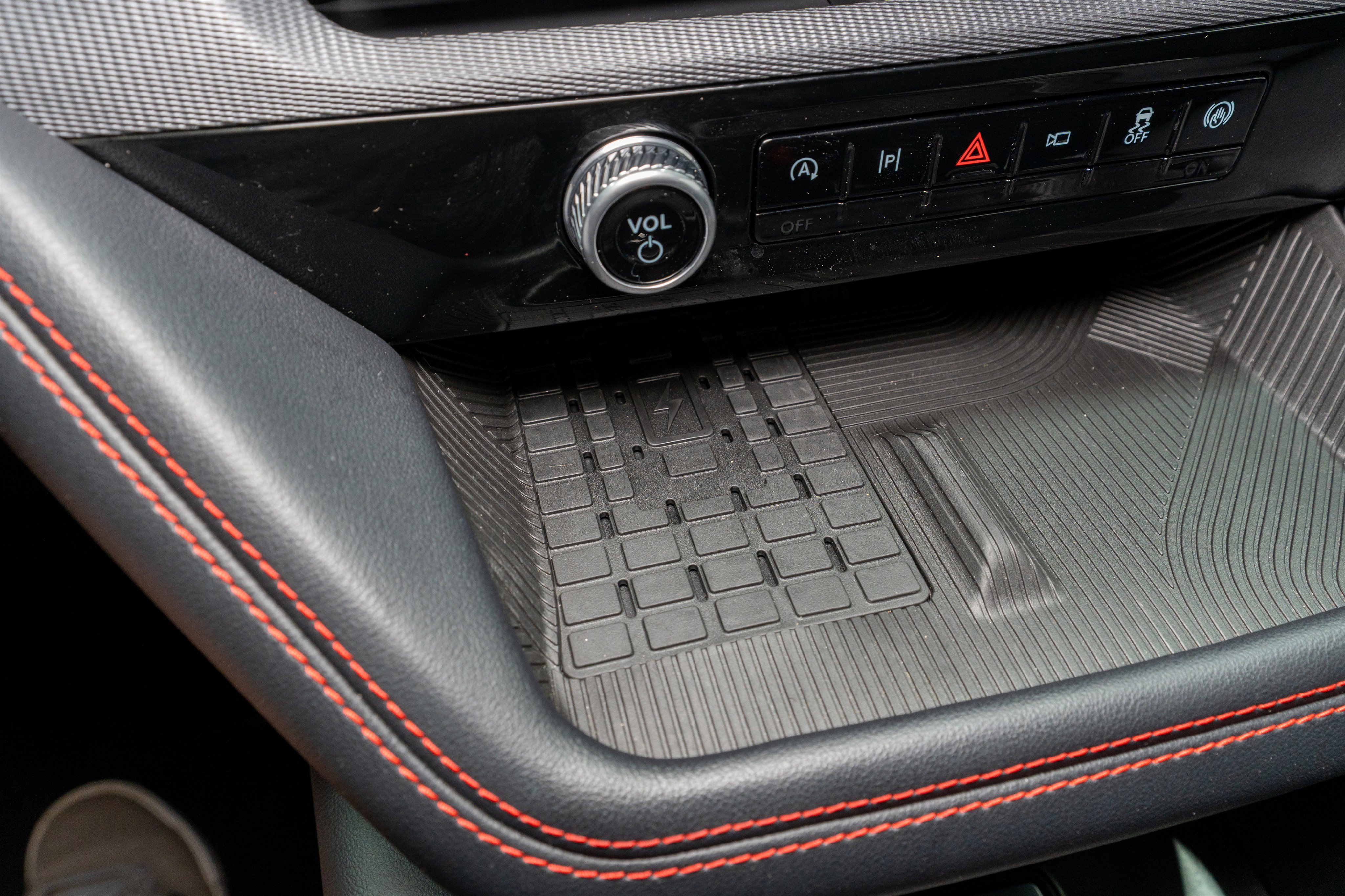 Used 2025 Ford Explorer ST AWD/4WD image 23