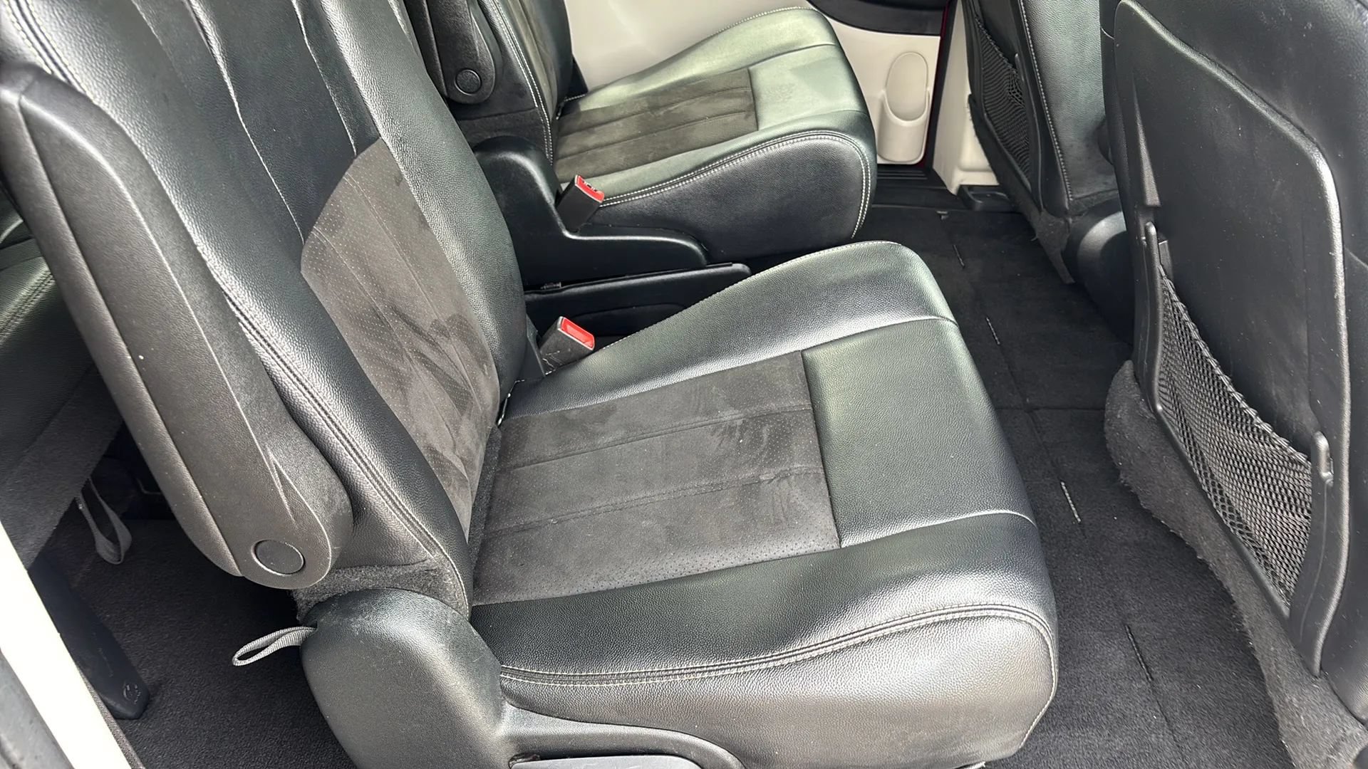 Used 2020 Dodge Grand Caravan SXT FWD image 37