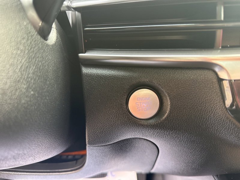 Used 2025 Kia Sorento S w/ Panoramic Sunroof Package image 32