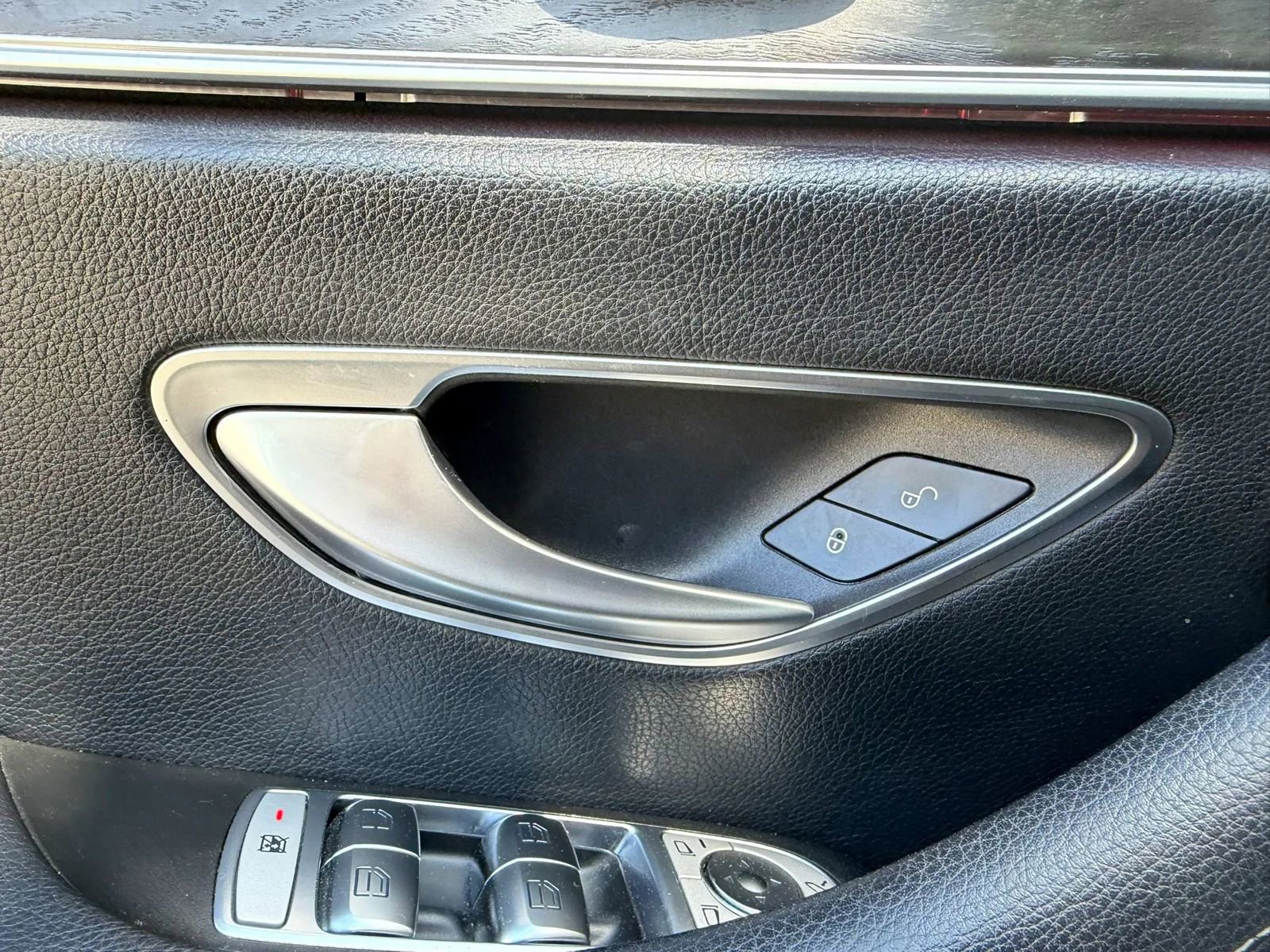 Used 2017 Mercedes-Benz E 300 image 19
