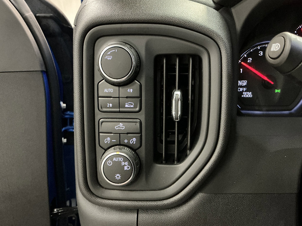 Used 2025 Chevrolet Silverado 1500 Custom AWD/4WD image 11