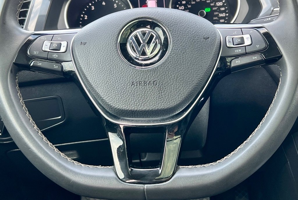 Used 2021 Volkswagen Tiguan SE w/ Panoramic Sunroof Package FWD image 43