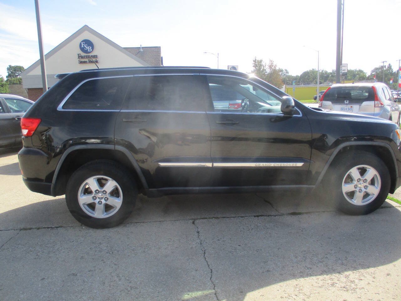 Used 2012 Jeep Grand Cherokee Laredo AWD/4WD image 8