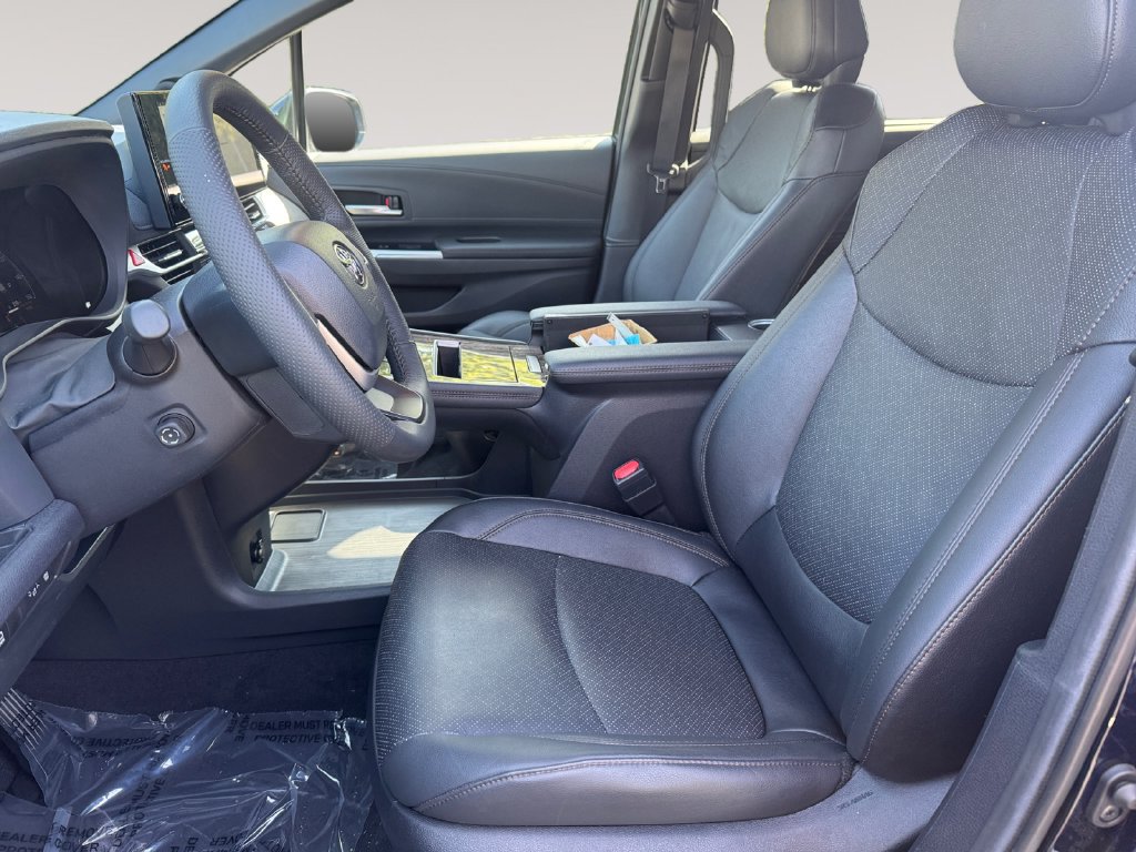 Used 2026 Toyota Sienna Platinum AWD/4WD image 9