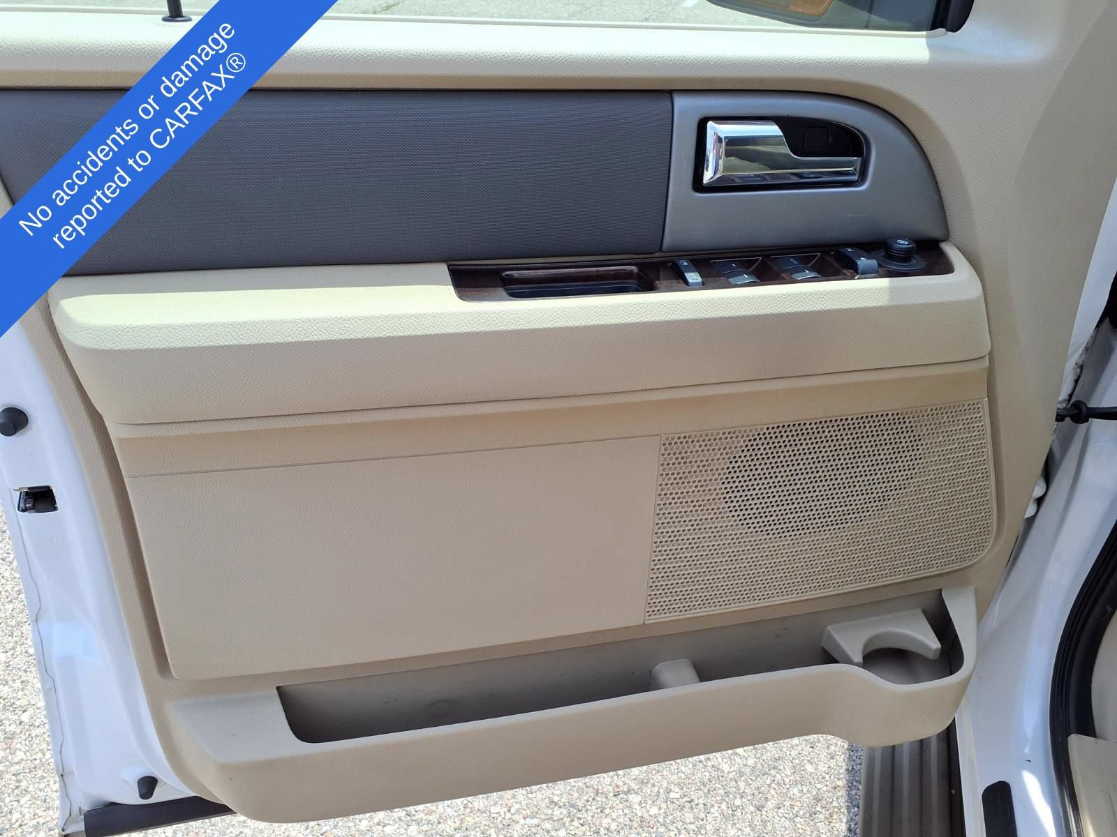 Used 2014 Ford Expedition XLT w/ Equipment Group 202A AWD/4WD image 14