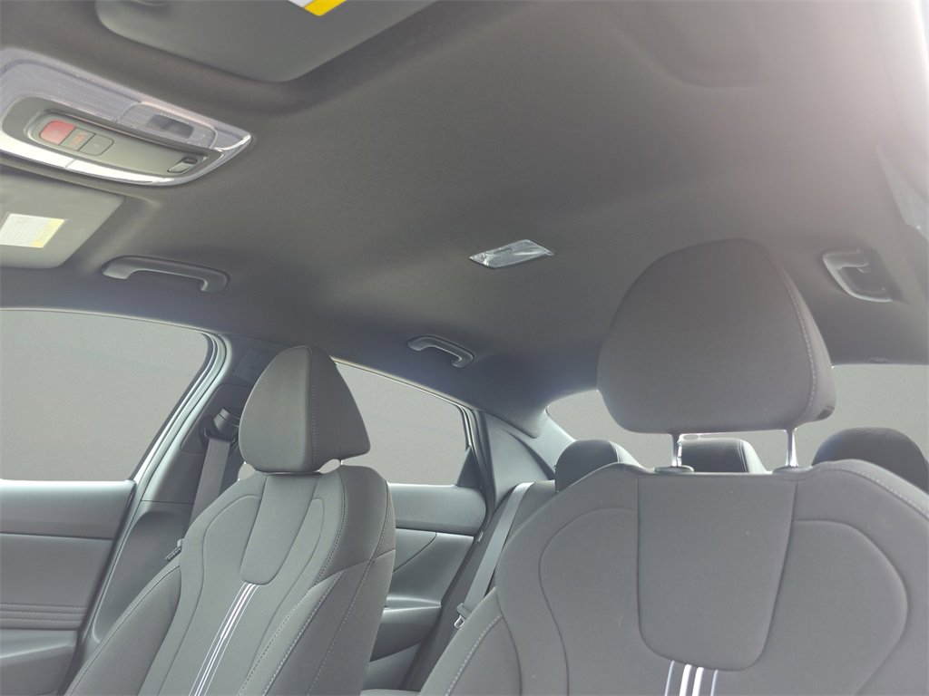 New 2025 Hyundai Elantra SEL image 20
