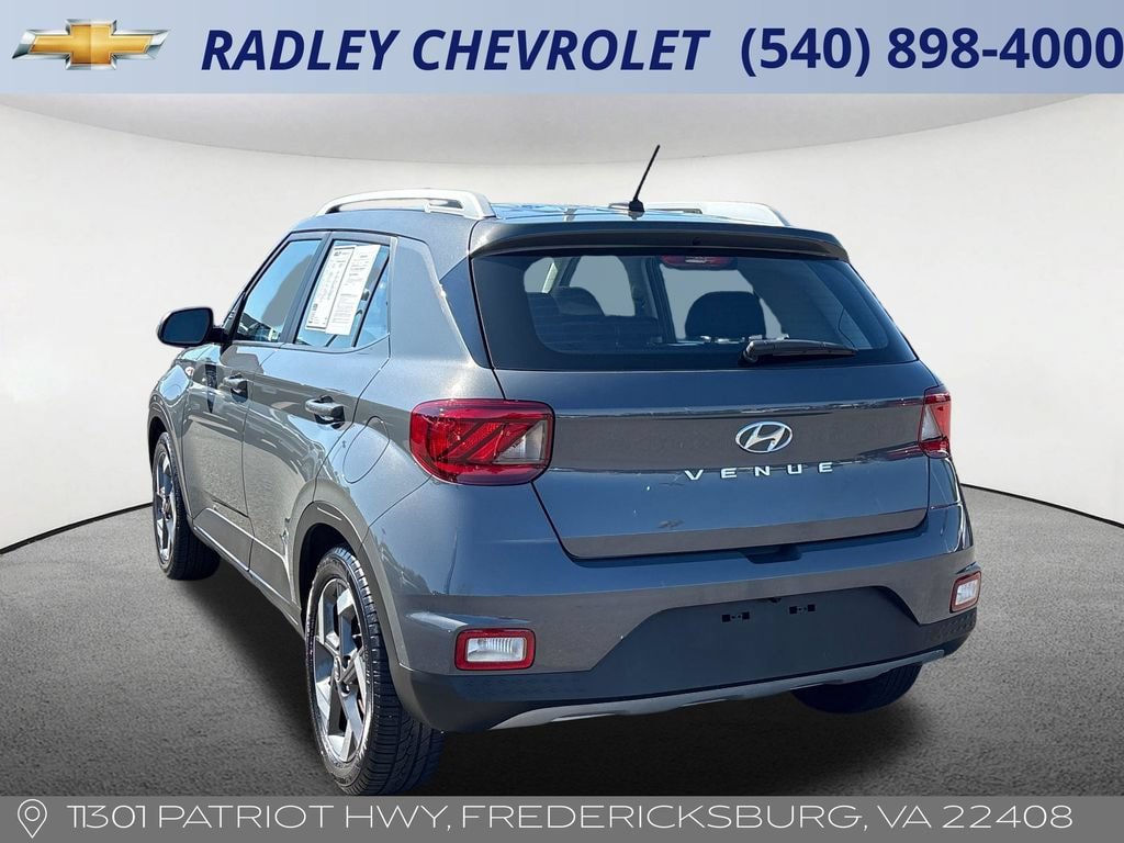 Used 2025 Hyundai Venue SEL FWD image 17