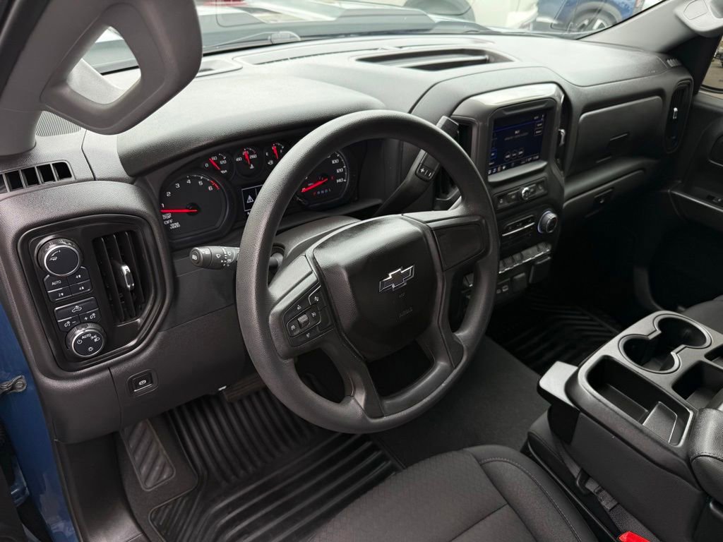 Used 2024 Chevrolet Silverado 1500 Custom Trail Boss w/ Dark Appearance Package AWD/4WD image 19