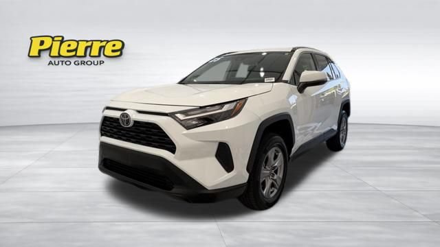 Used 2025 Toyota RAV4 XLE FWD image 1