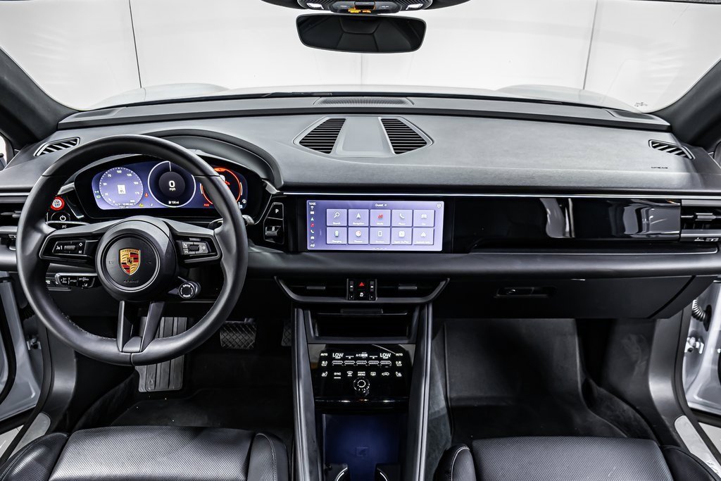 Certified 2025 Porsche Macan Electric image 13