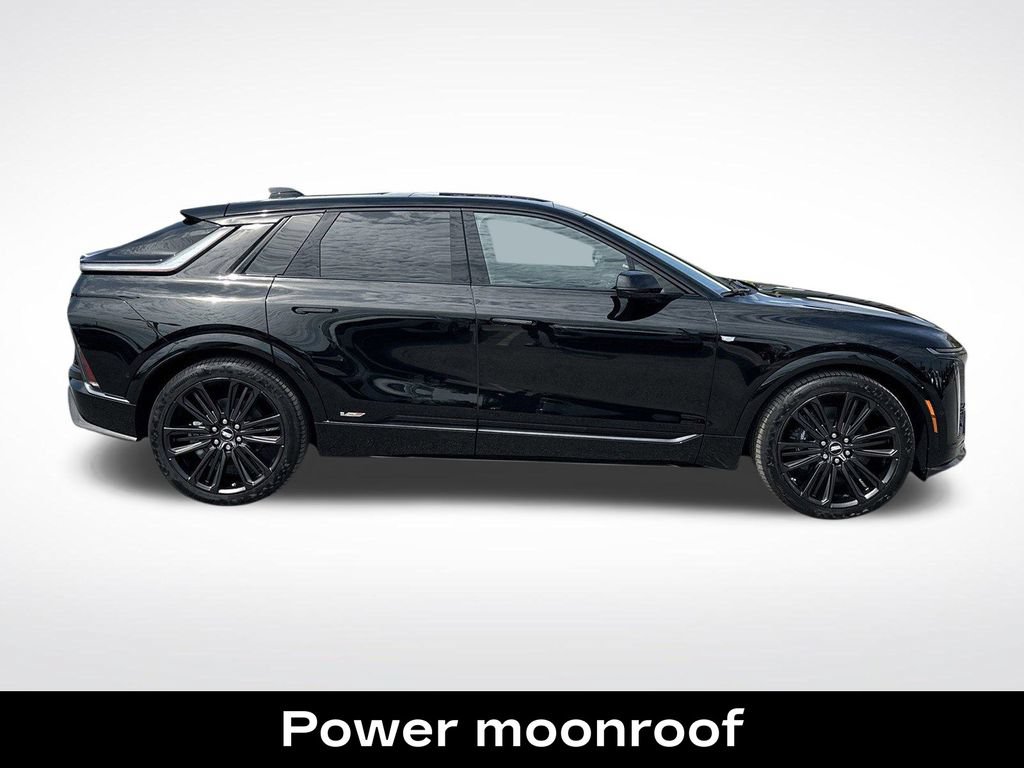 New 2026 Cadillac Lyriq V w/ Exterior Carbon Fiber Package AWD/4WD image 10