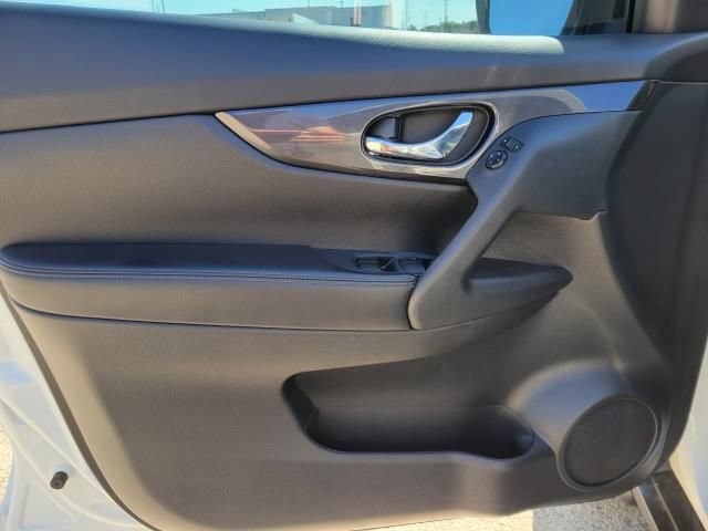 Used 2020 Nissan Rogue S FWD image 14